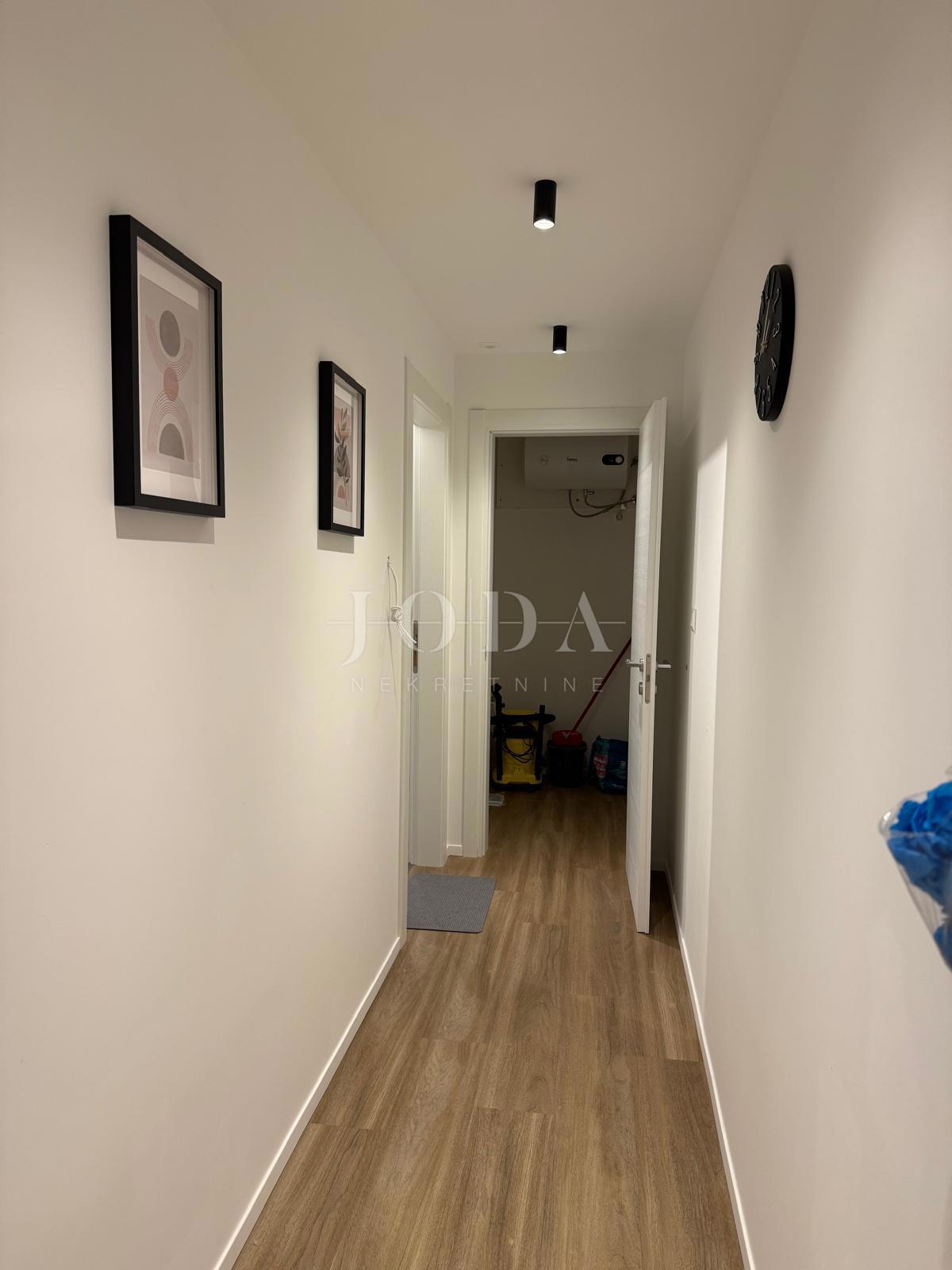 Allogio Centar, Rijeka, 93,67m2