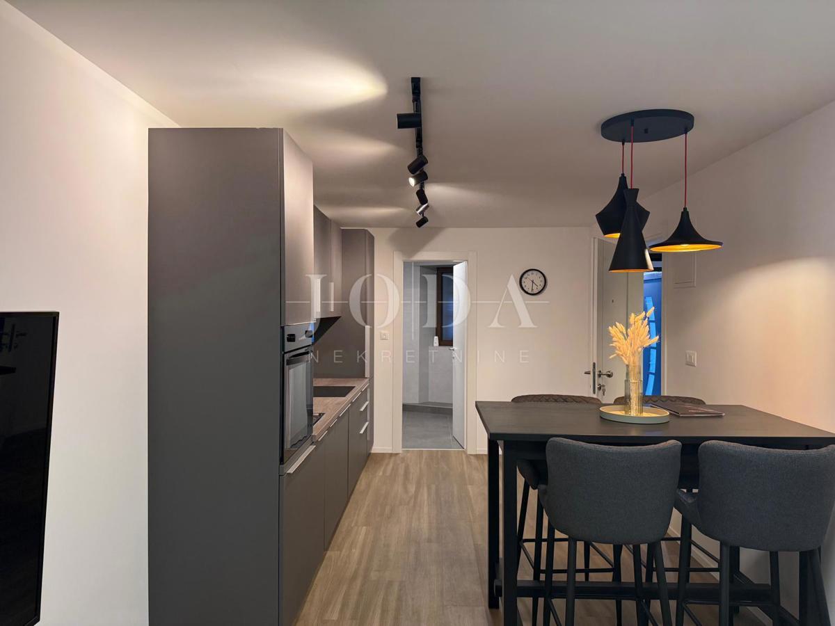 Allogio Centar, Rijeka, 93,67m2