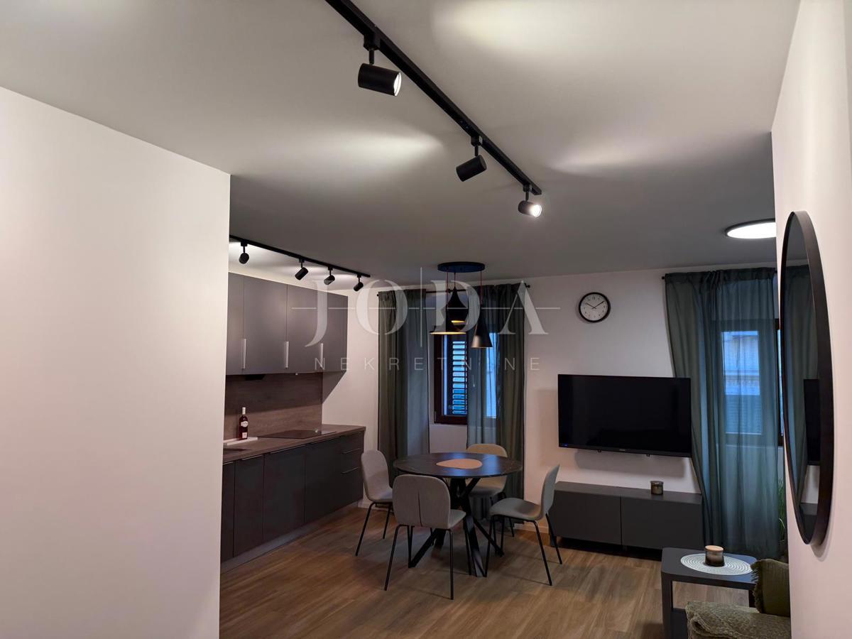 Allogio Centar, Rijeka, 93,67m2