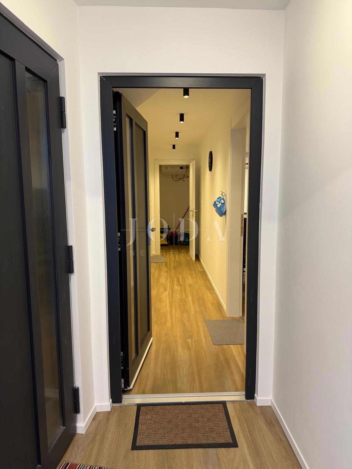 Allogio Centar, Rijeka, 93,67m2