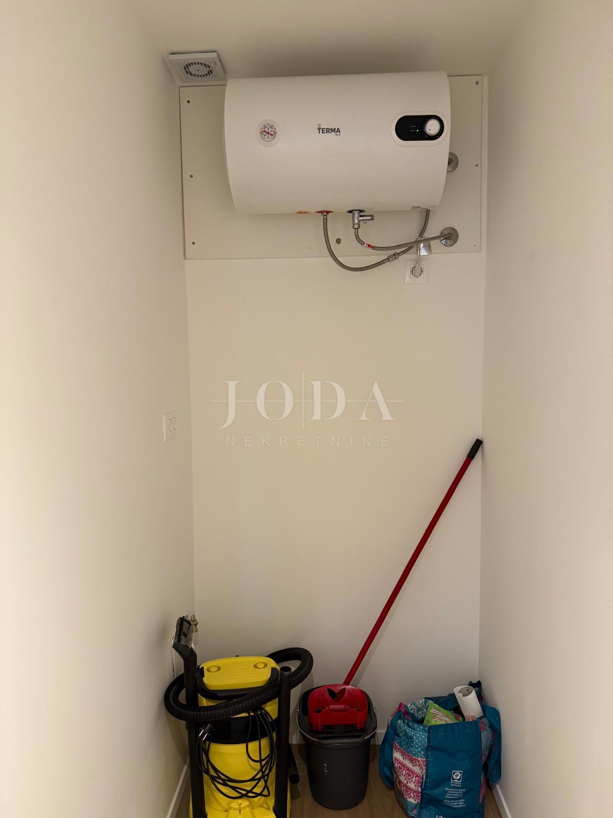 Allogio Centar, Rijeka, 93,67m2