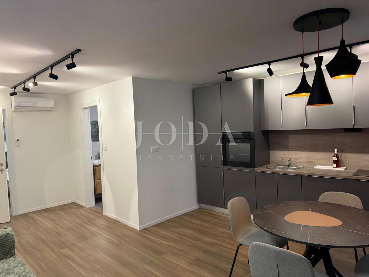 Allogio Centar, Rijeka, 93,67m2