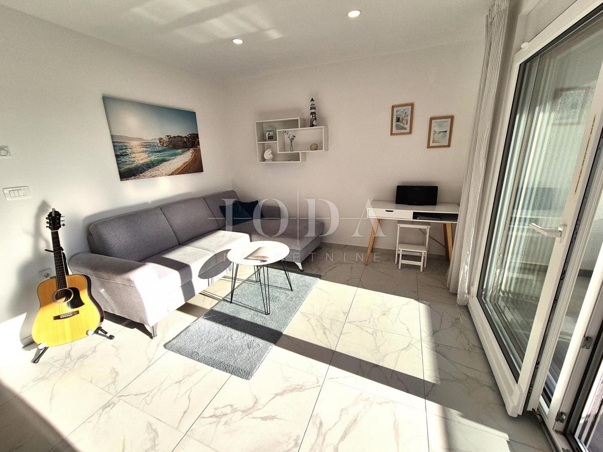 Nuovo edificio con vista mare