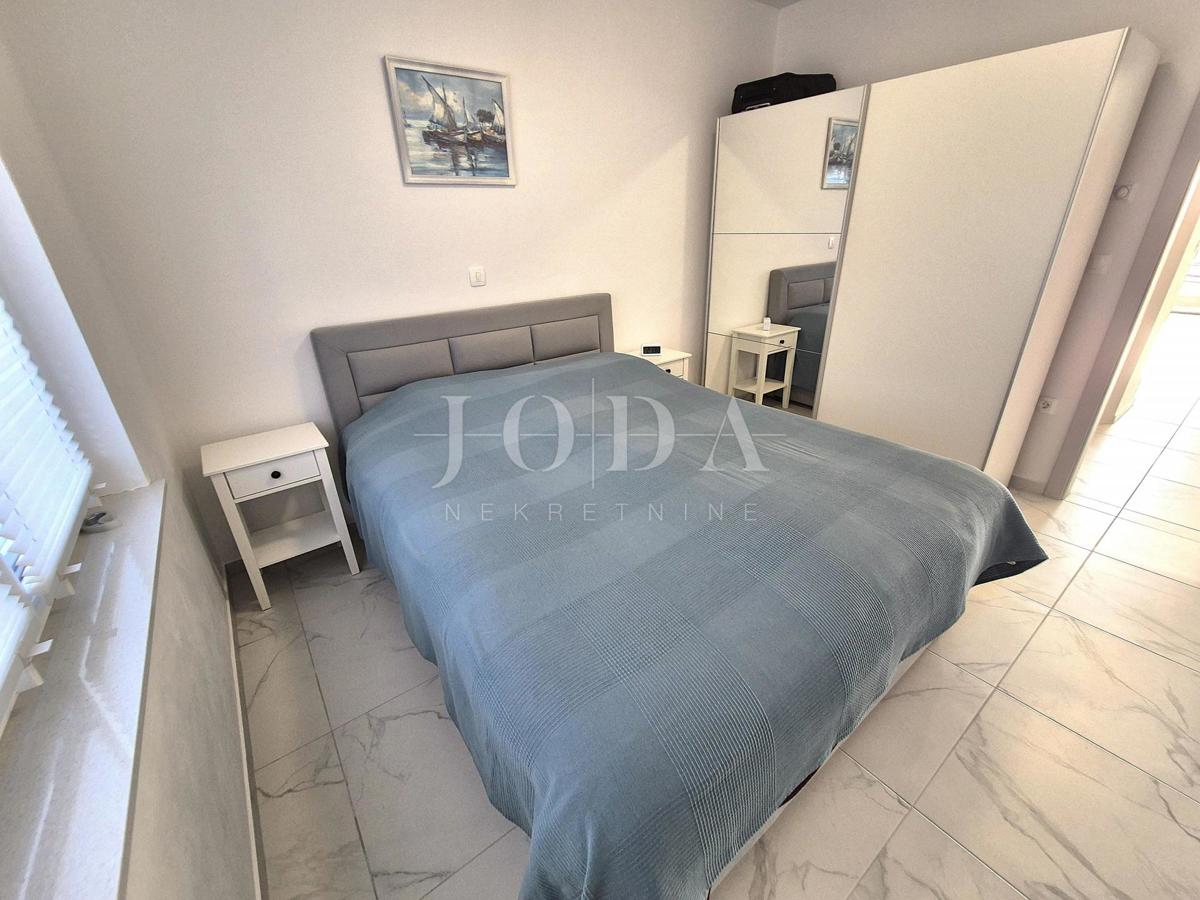 Nuovo edificio con vista mare