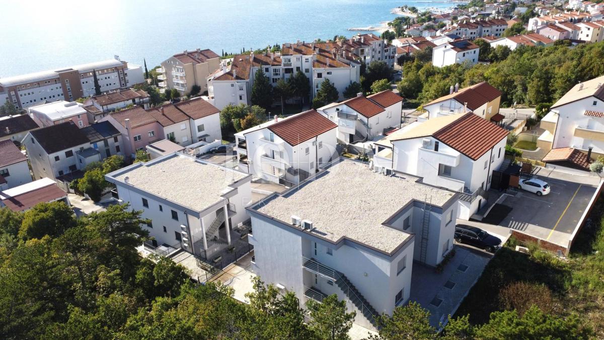 Nuovo edificio con vista mare