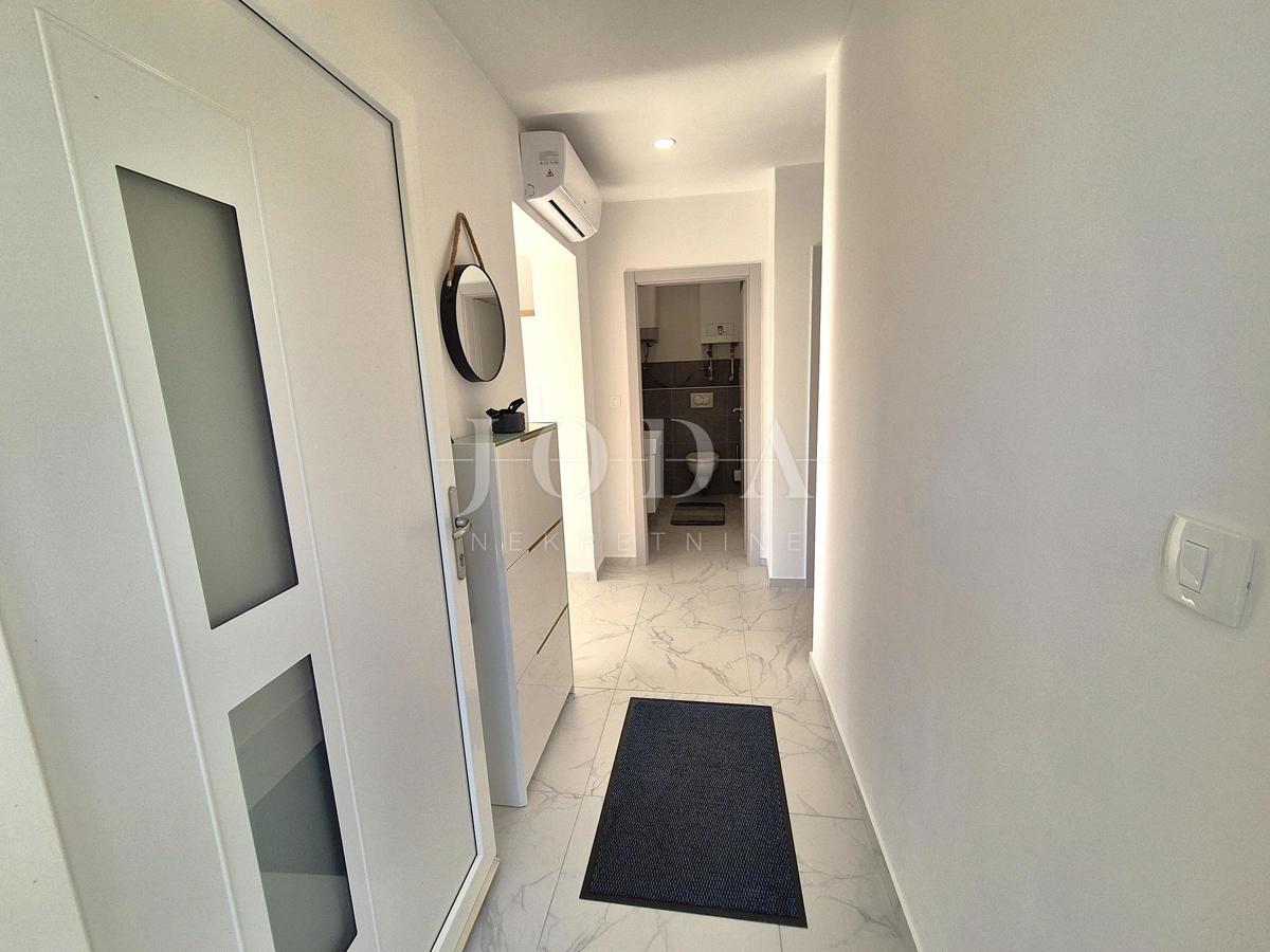 Nuovo edificio con vista mare