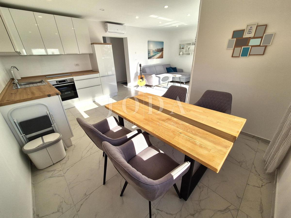 Nuovo edificio con vista mare