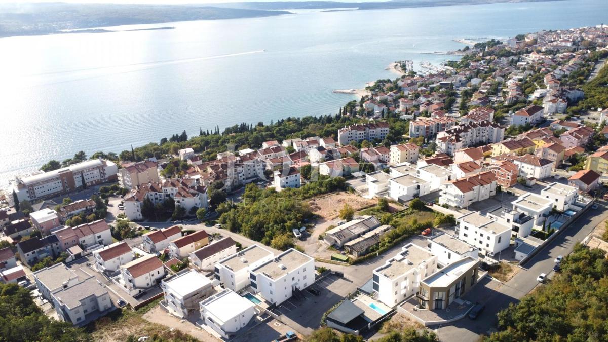 Nuovo edificio con vista mare