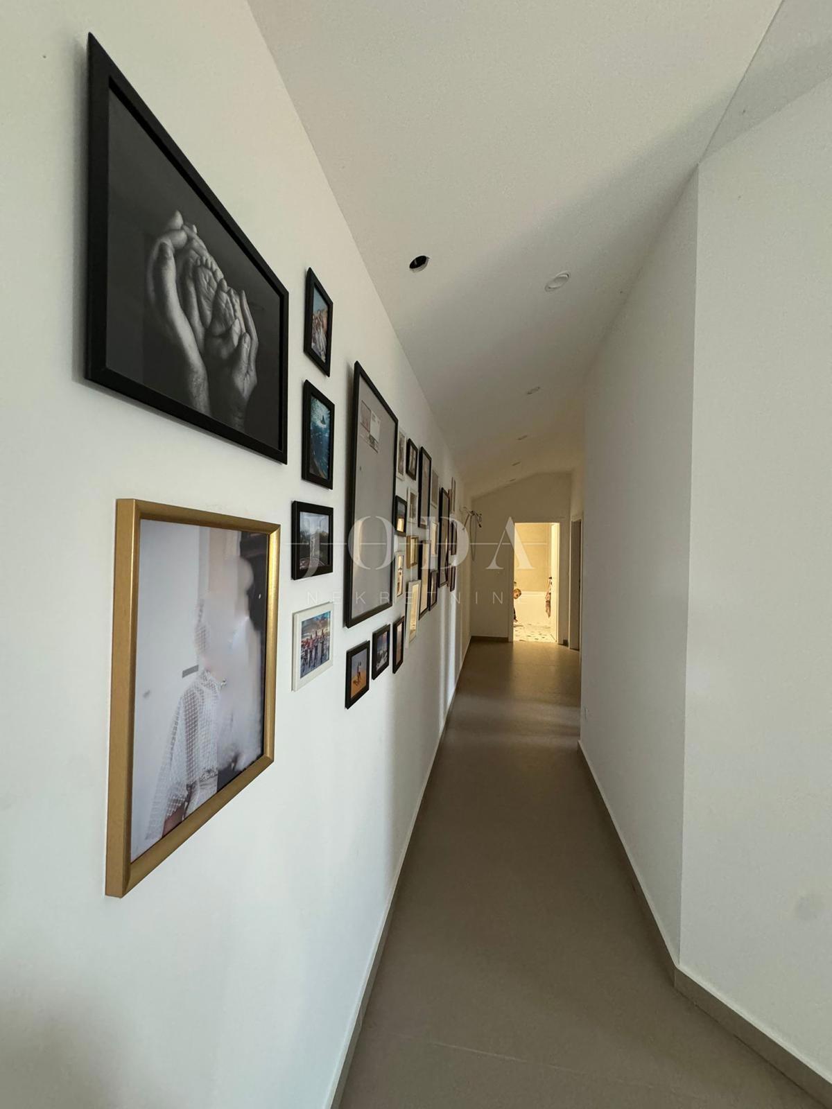 Casa Kostrena, 302m2