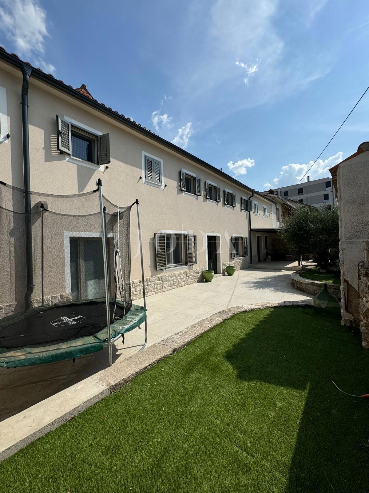 Casa Kostrena, 302m2