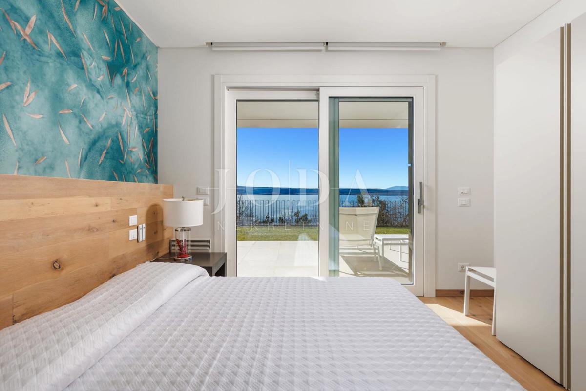 Casa di lusso in prima fila sul mare