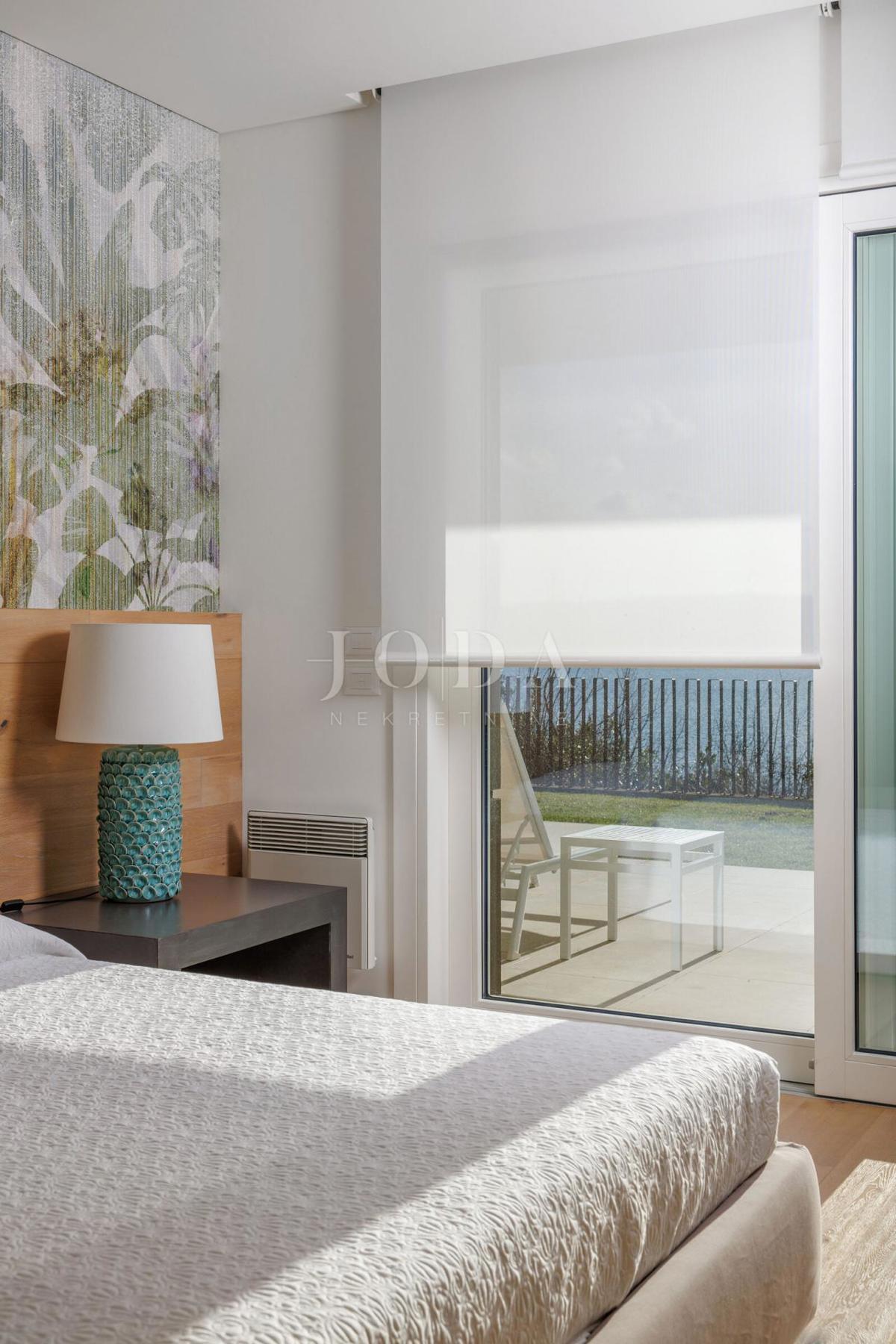 Casa di lusso in prima fila sul mare