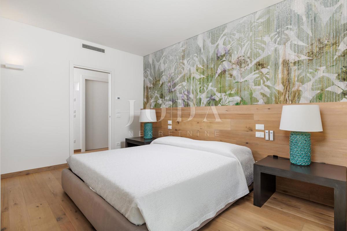 Casa di lusso in prima fila sul mare