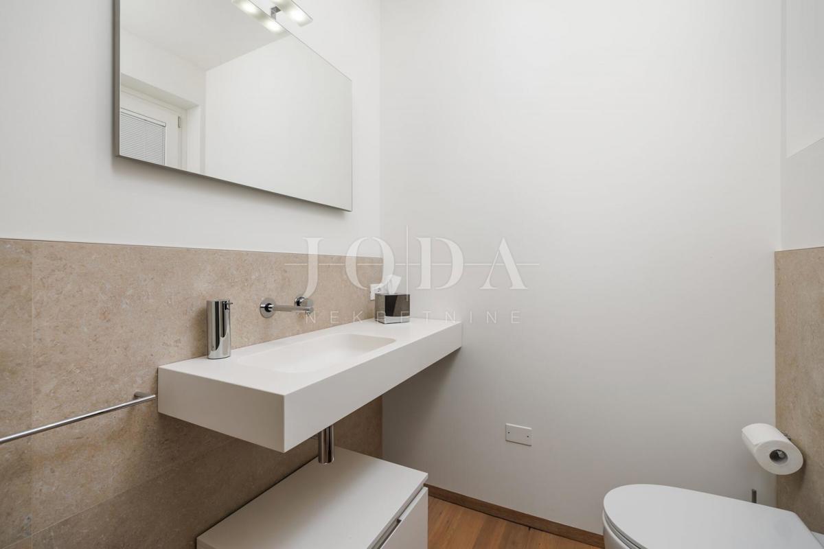 Casa di lusso in prima fila sul mare