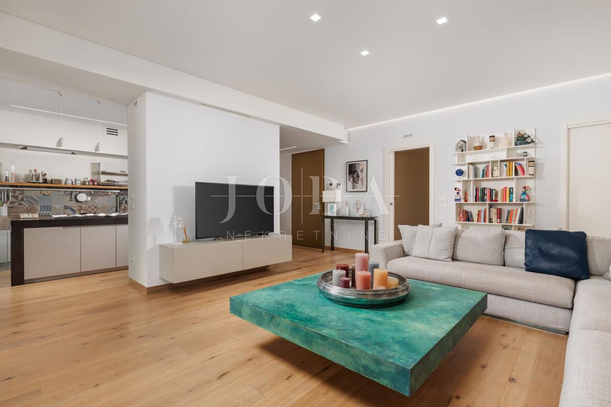 Casa di lusso in prima fila sul mare