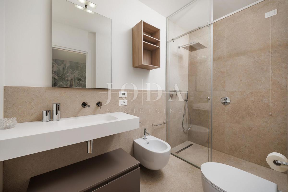 Casa di lusso in prima fila sul mare