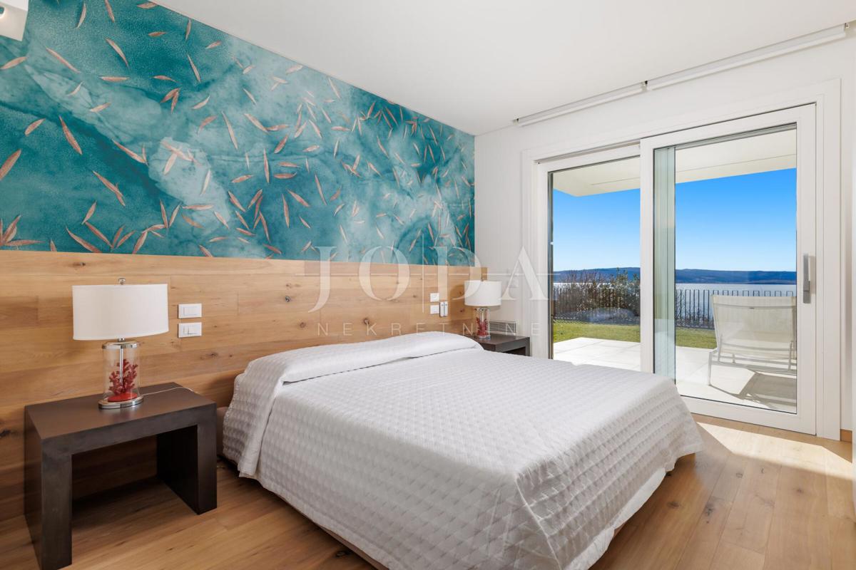 Casa di lusso in prima fila sul mare