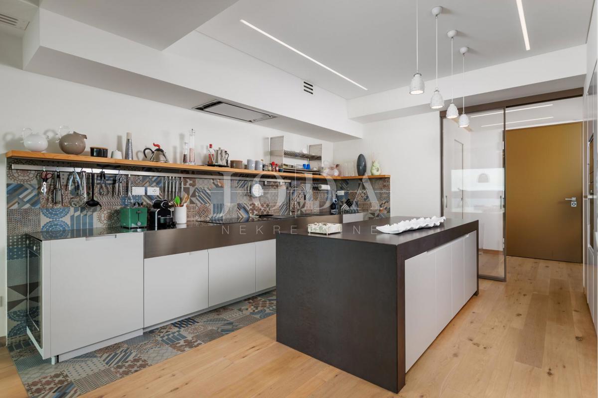 Casa di lusso in prima fila sul mare