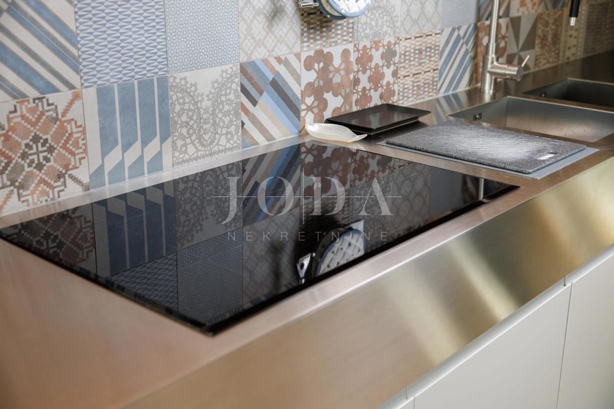 Casa di lusso in prima fila sul mare