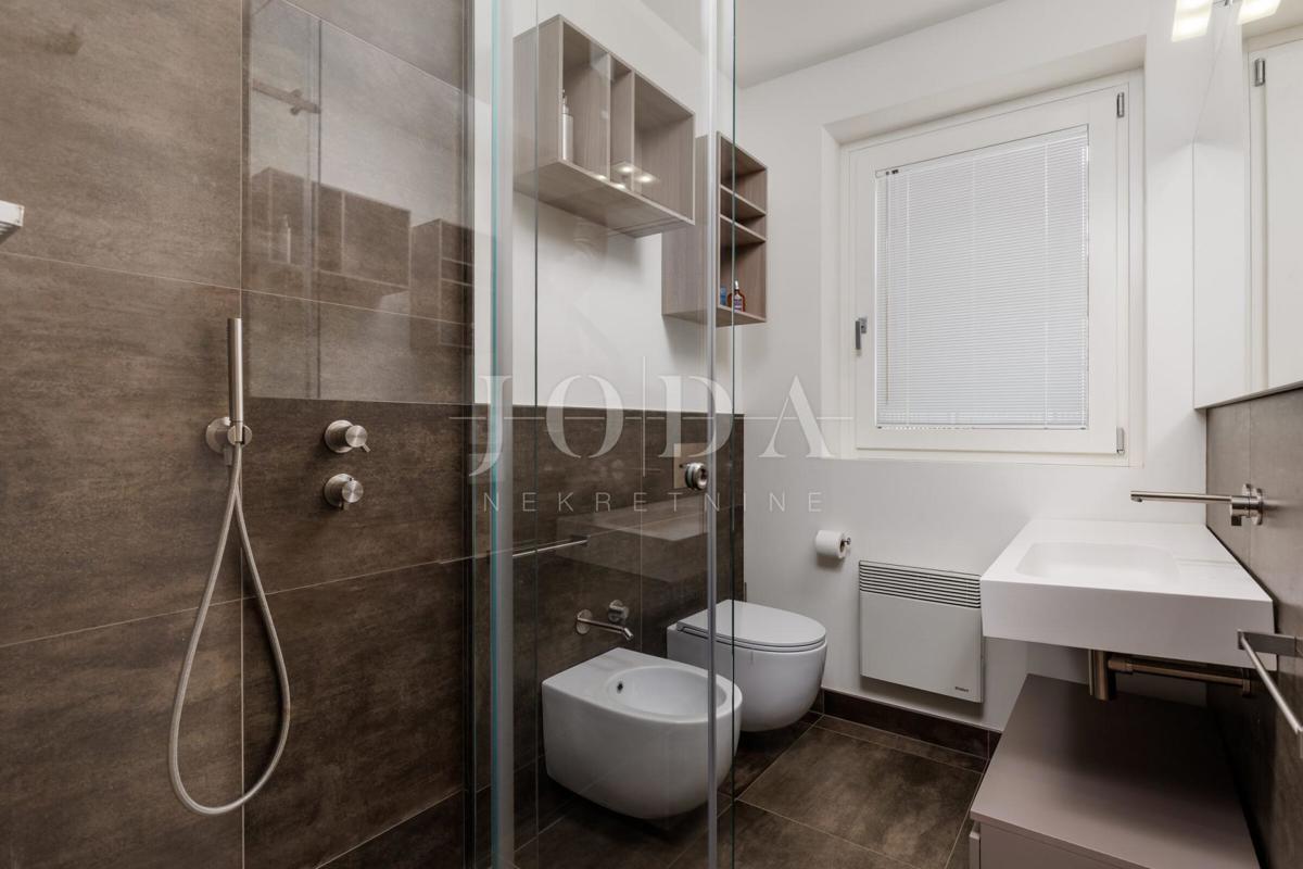 Casa di lusso in prima fila sul mare