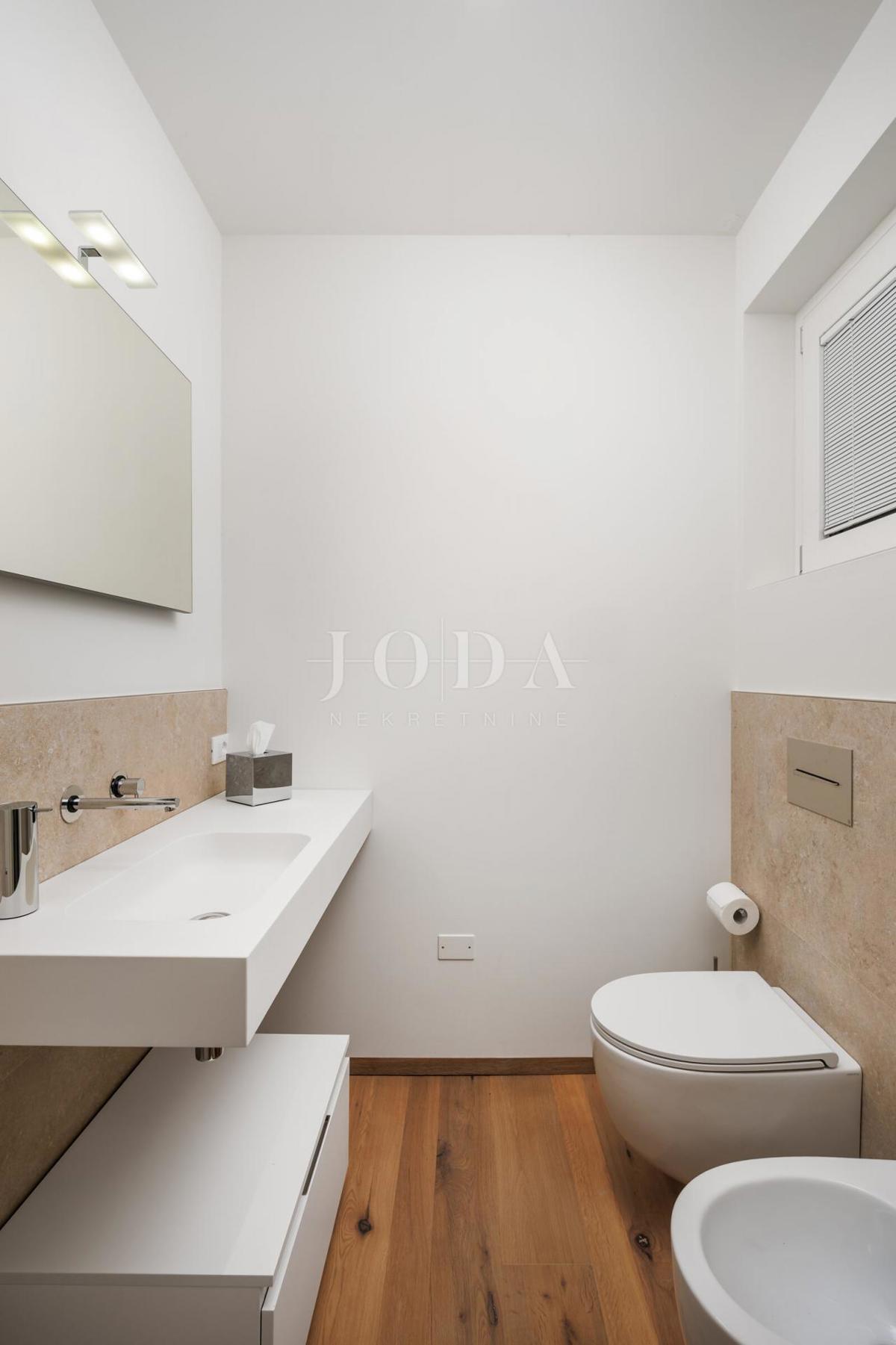 Casa di lusso in prima fila sul mare