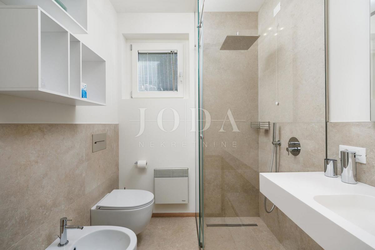 Casa di lusso in prima fila sul mare