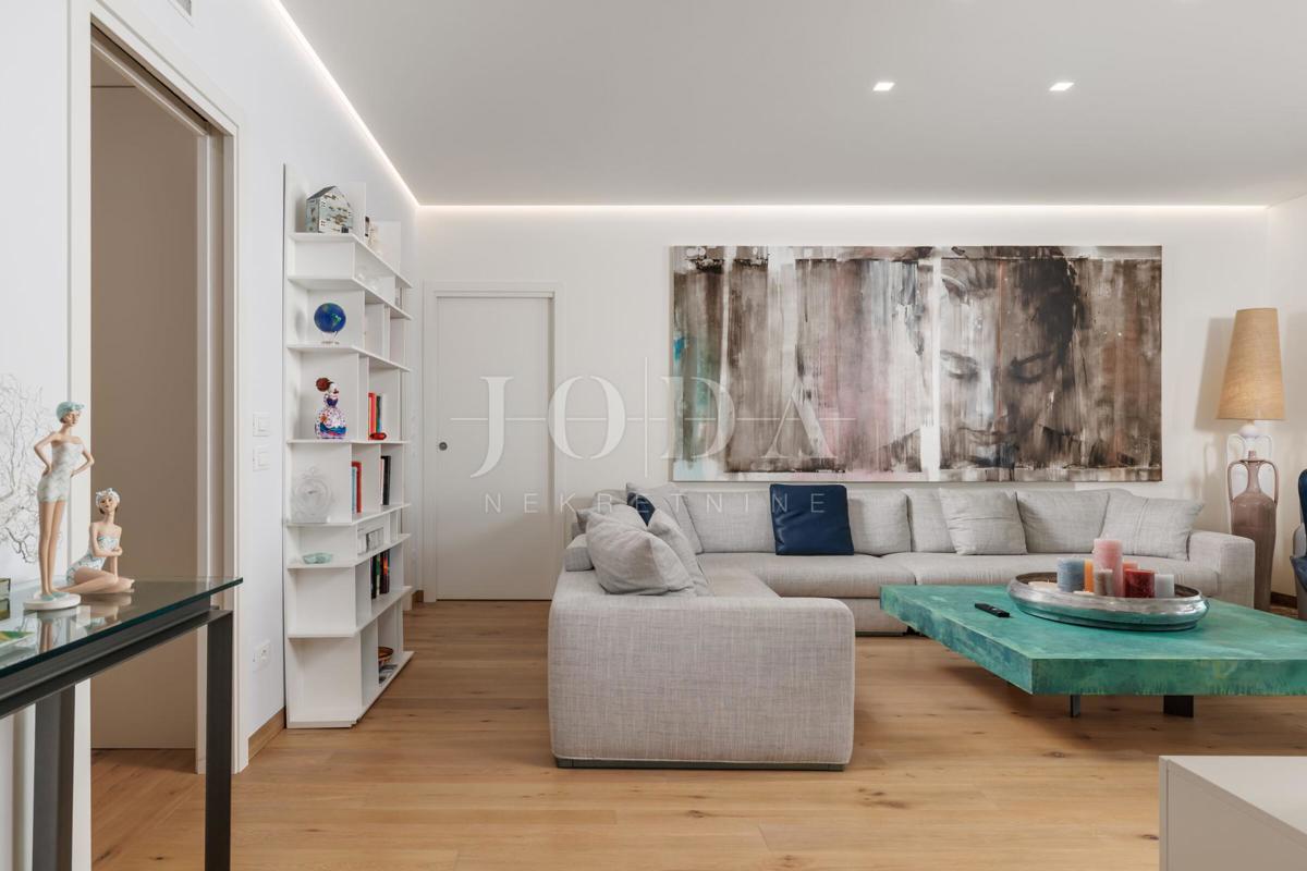 Casa di lusso in prima fila sul mare