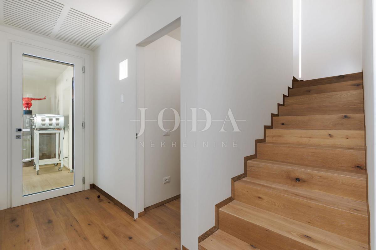 Casa di lusso in prima fila sul mare