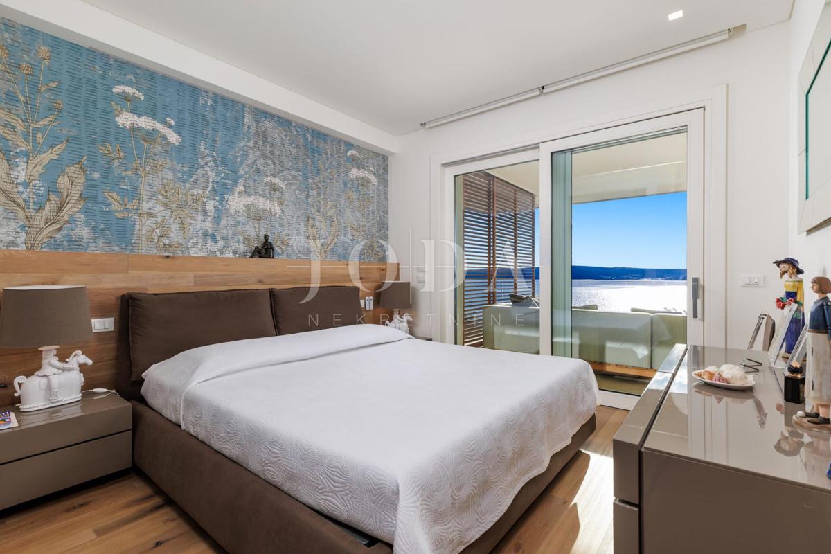 Casa di lusso in prima fila sul mare