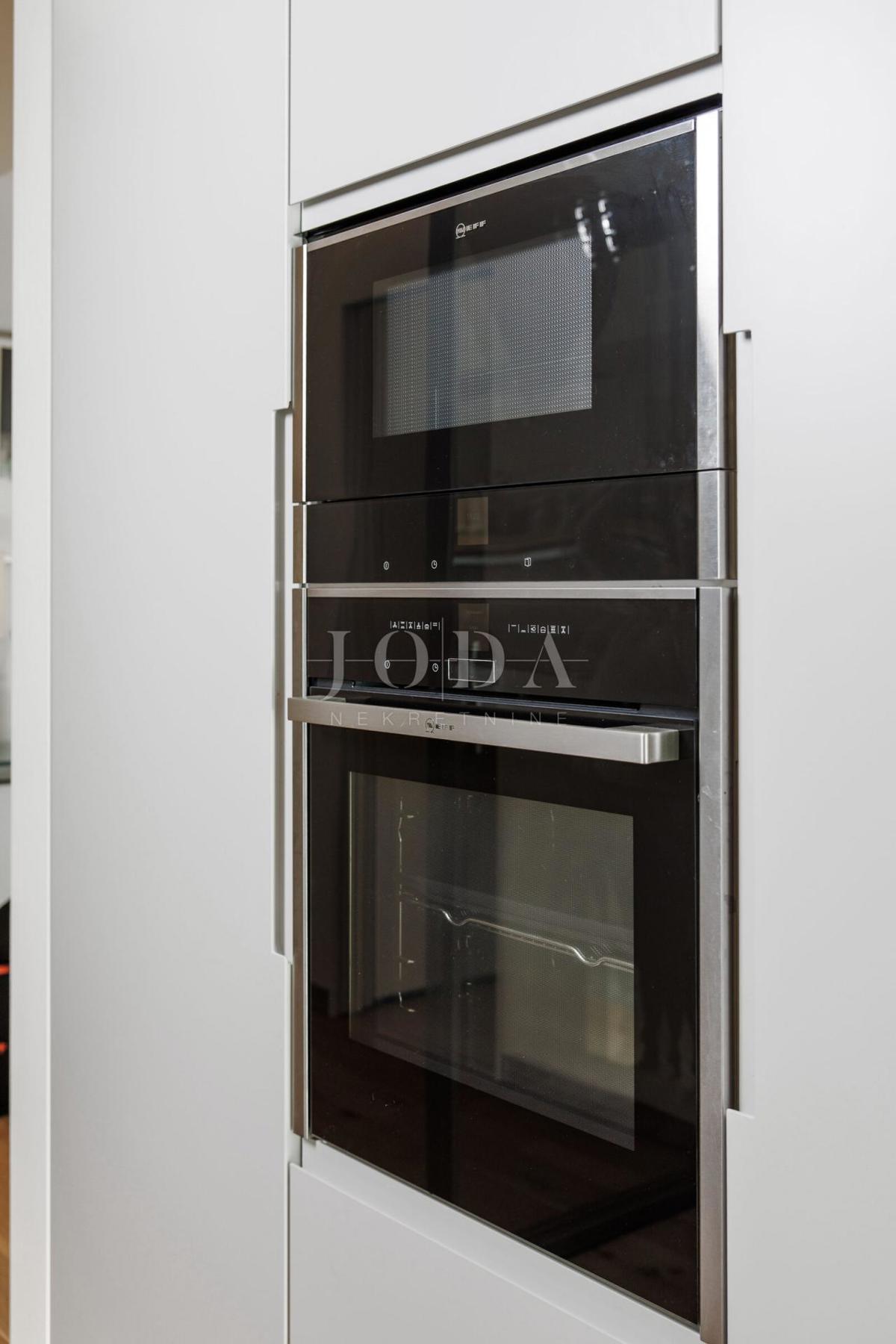 Casa di lusso in prima fila sul mare