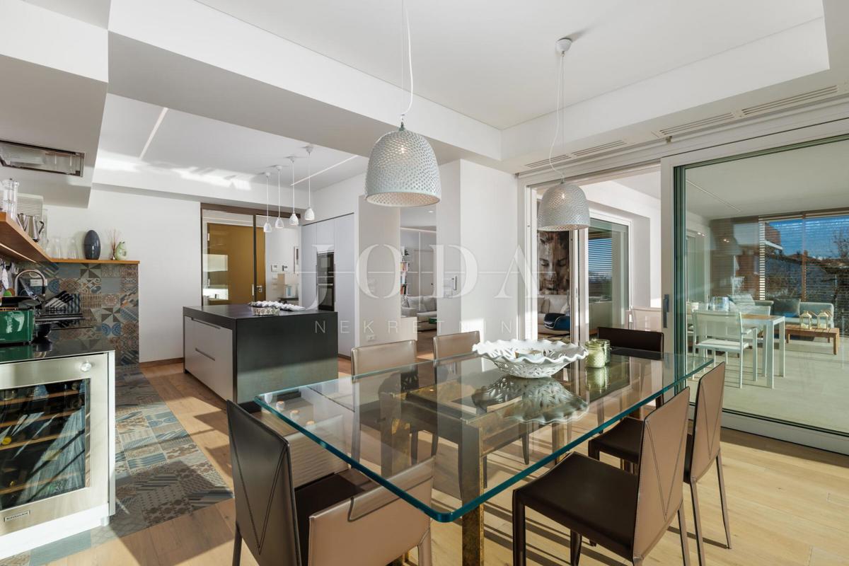 Casa di lusso in prima fila sul mare