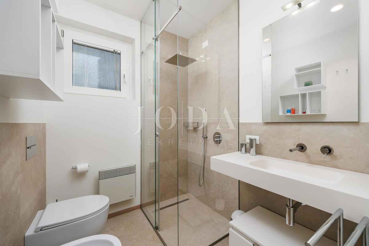 Casa di lusso in prima fila sul mare