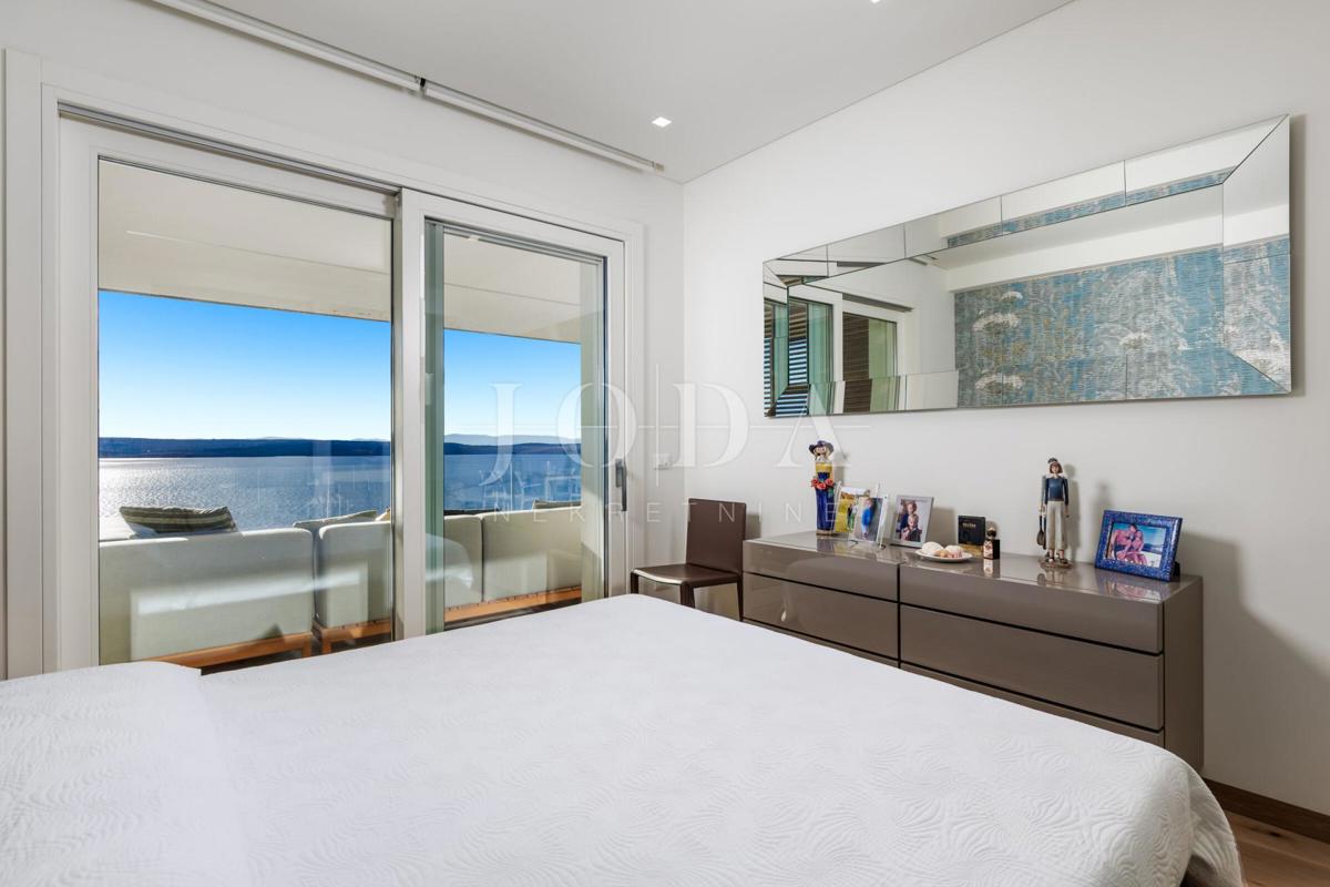 Casa di lusso in prima fila sul mare