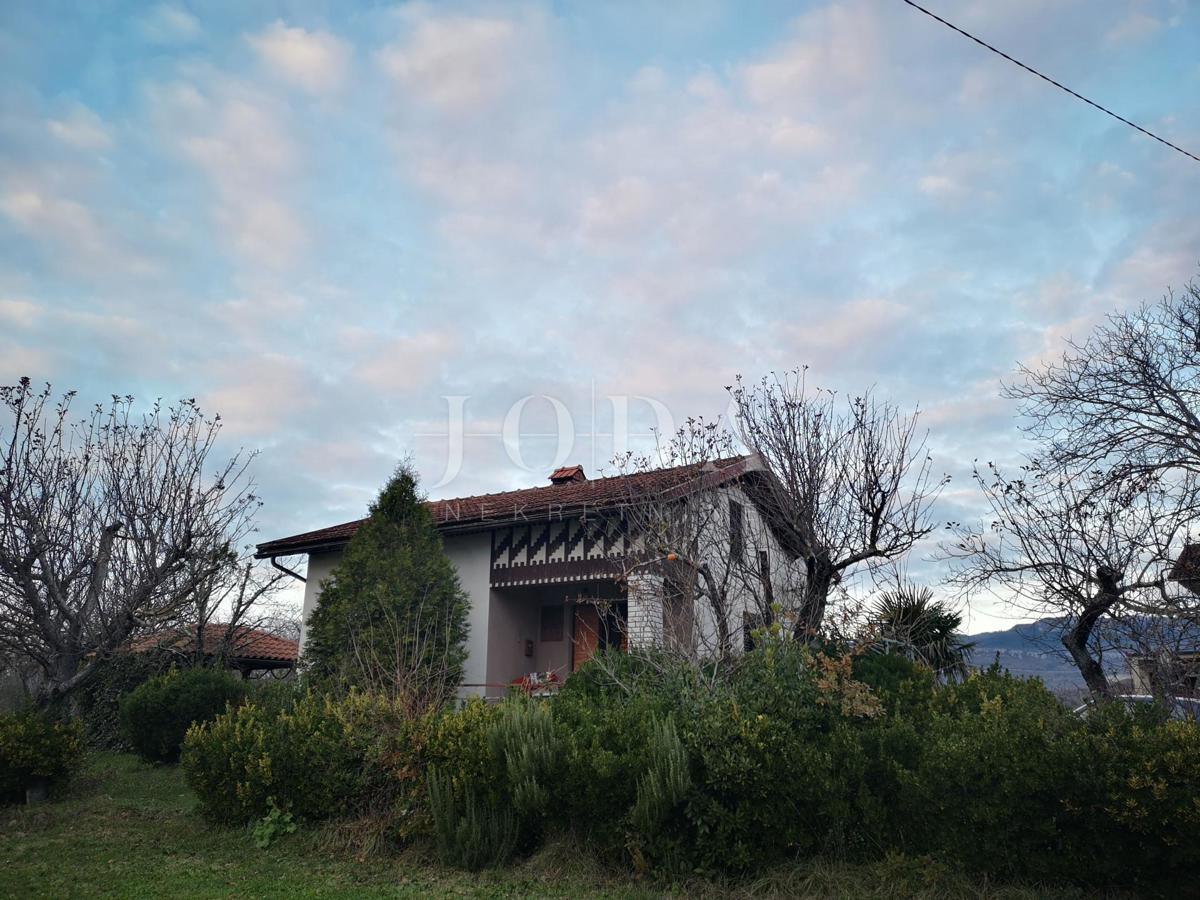 Casa Boljun, Lupoglav, 87m2