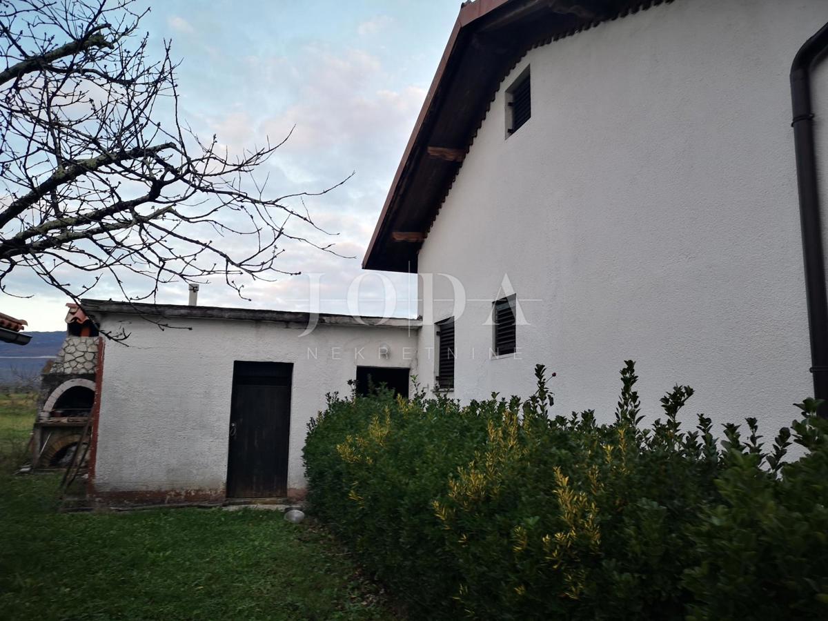 Casa Boljun, Lupoglav, 87m2