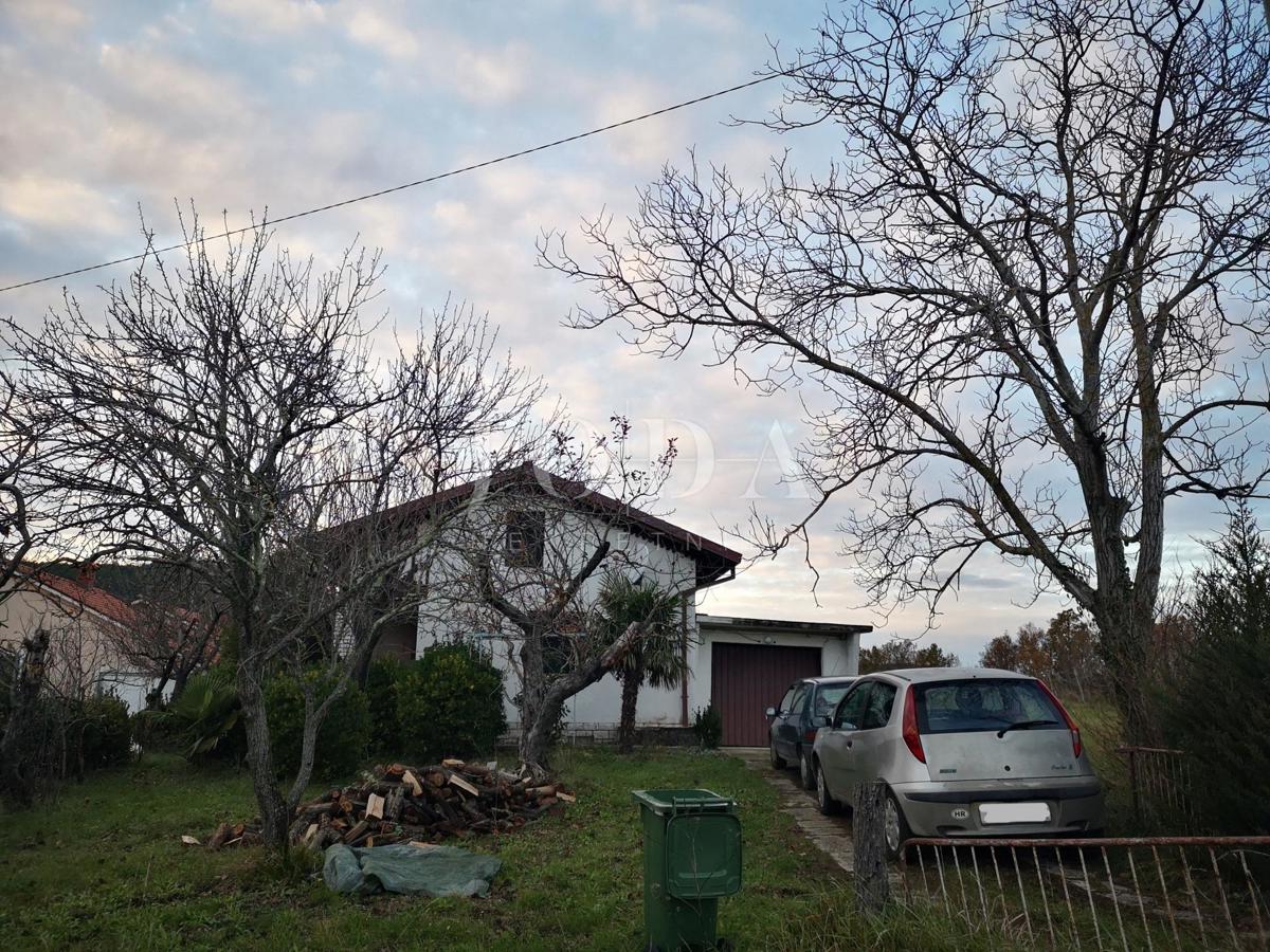 Casa Boljun, Lupoglav, 87m2