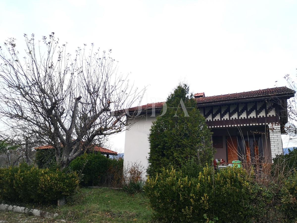 Casa Boljun, Lupoglav, 87m2