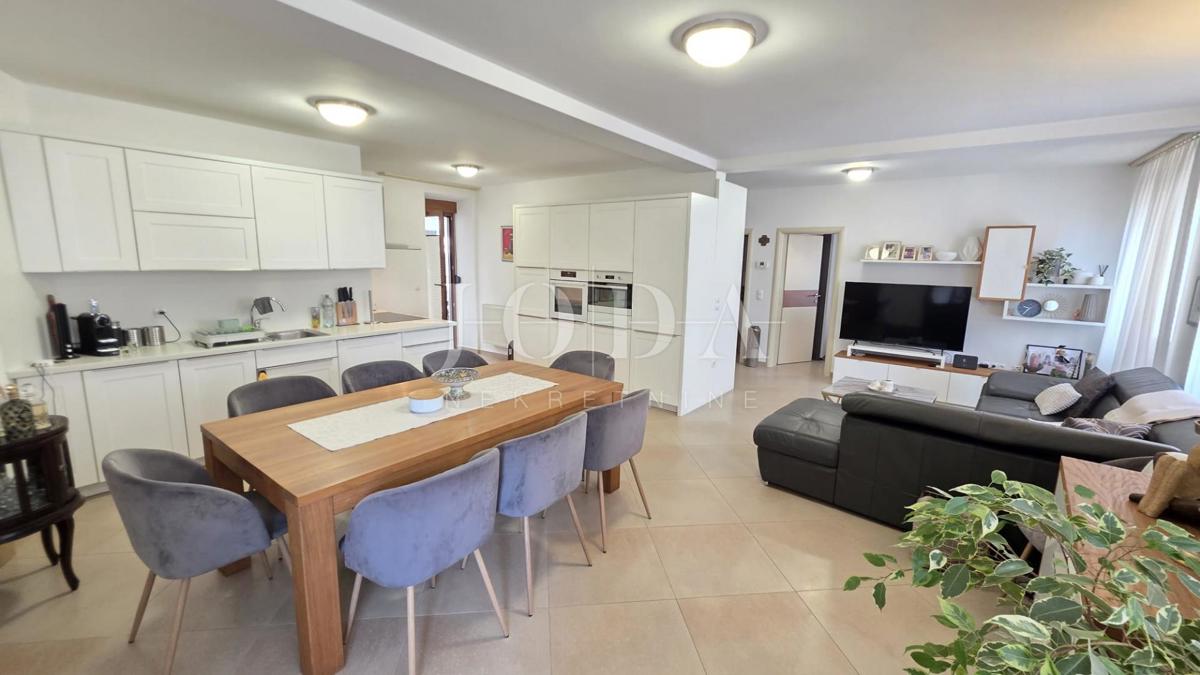 Allogio Crikvenica, 97m2