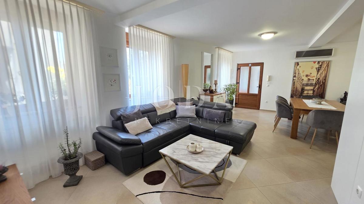 Allogio Crikvenica, 97m2