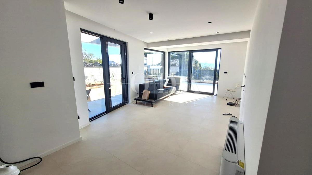 Luxury apartment with pool, island of Krk