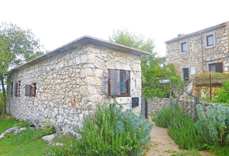 Semi-detached stone house, partially renovated