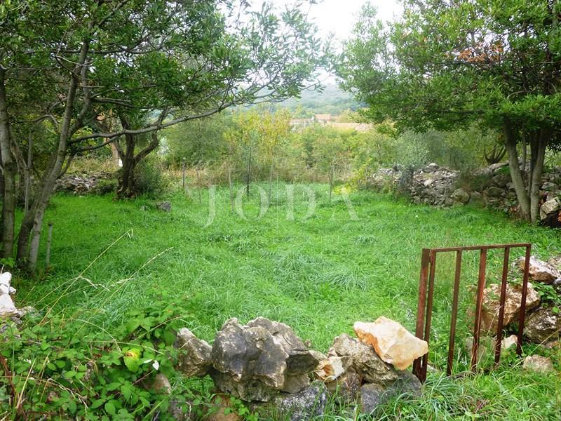 Semi-detached stone house, partially renovated
