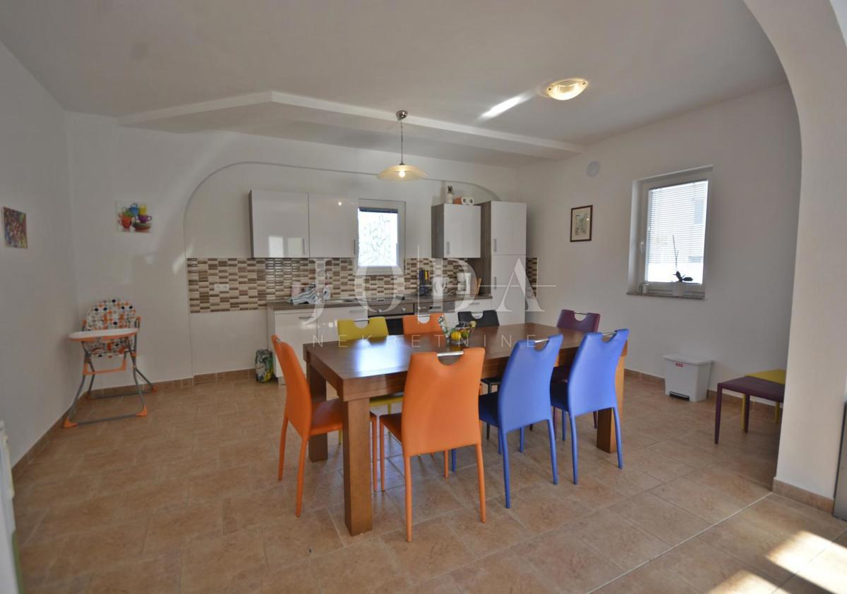 Indipendente casa con piscina in funzione di affitto turistico