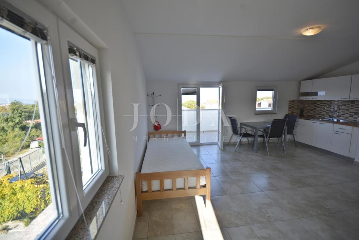 Indipendente casa con piscina in funzione di affitto turistico