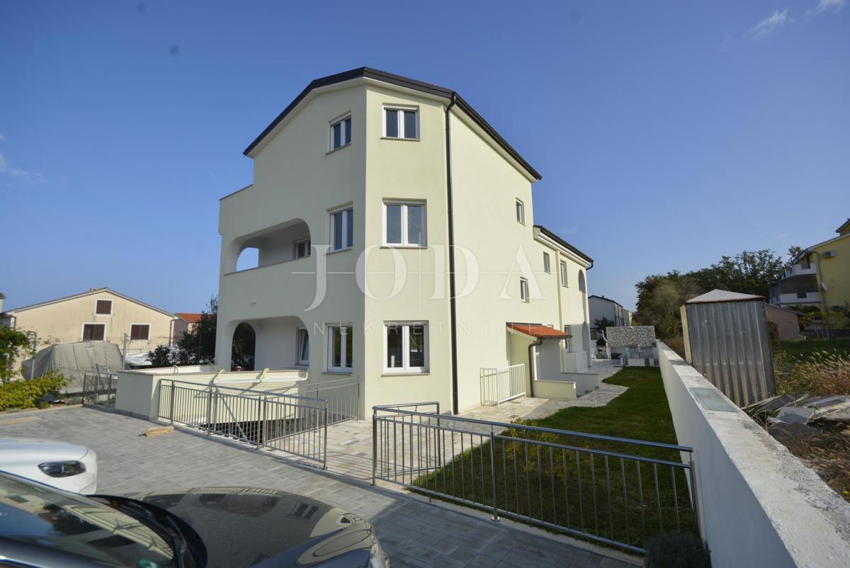 Indipendente casa con piscina in funzione di affitto turistico