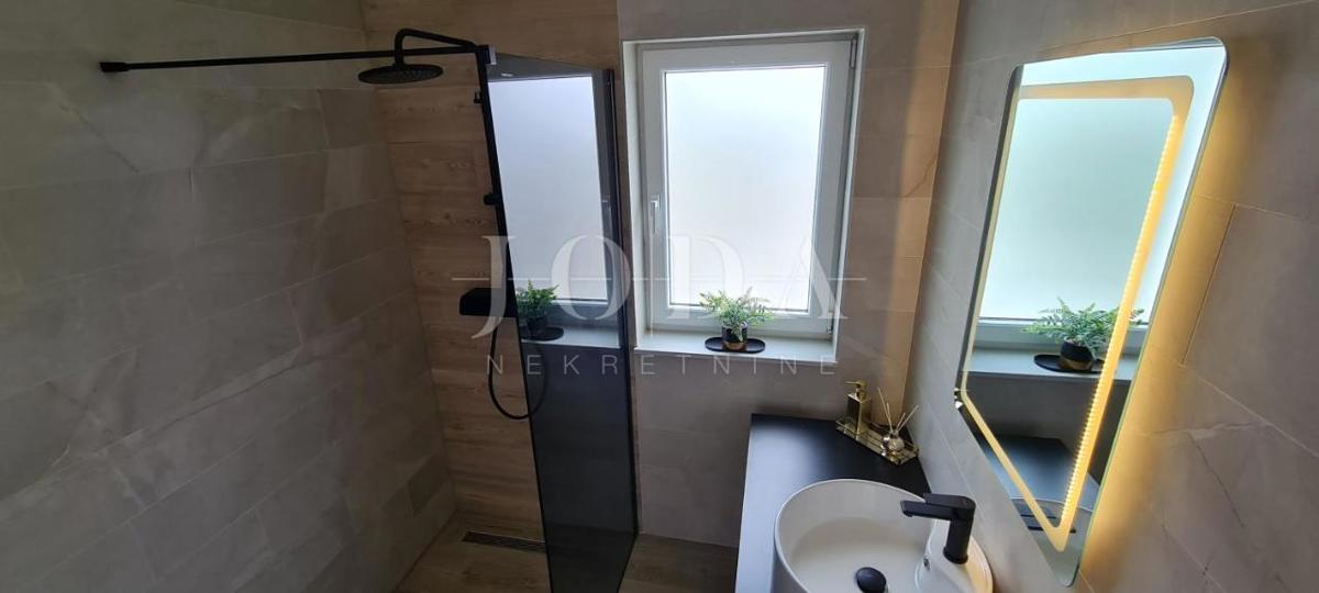 Isola di Krk,  casa moderna con vista aperta