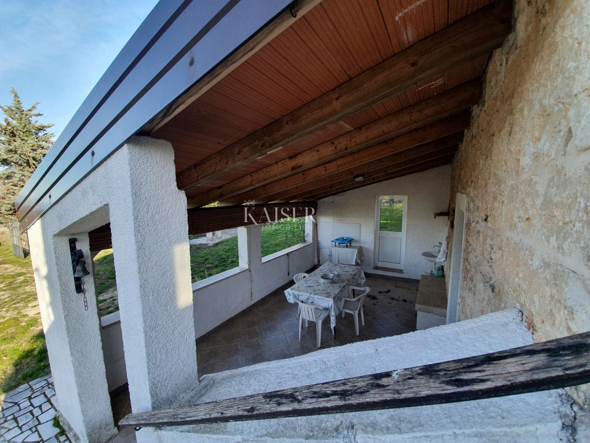 Istria - Parenzo, casa in pietra con esclusiva vista mare