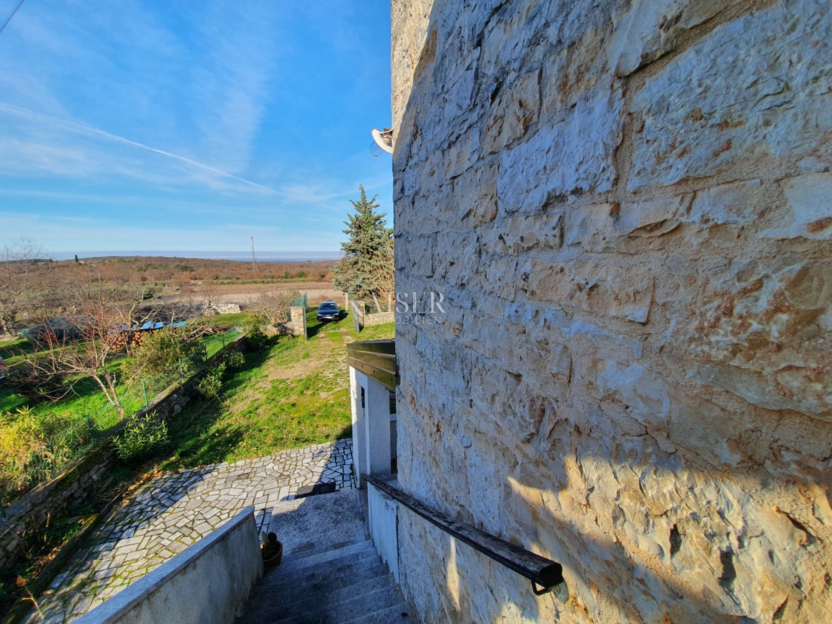 Istria - Parenzo, casa in pietra con esclusiva vista mare