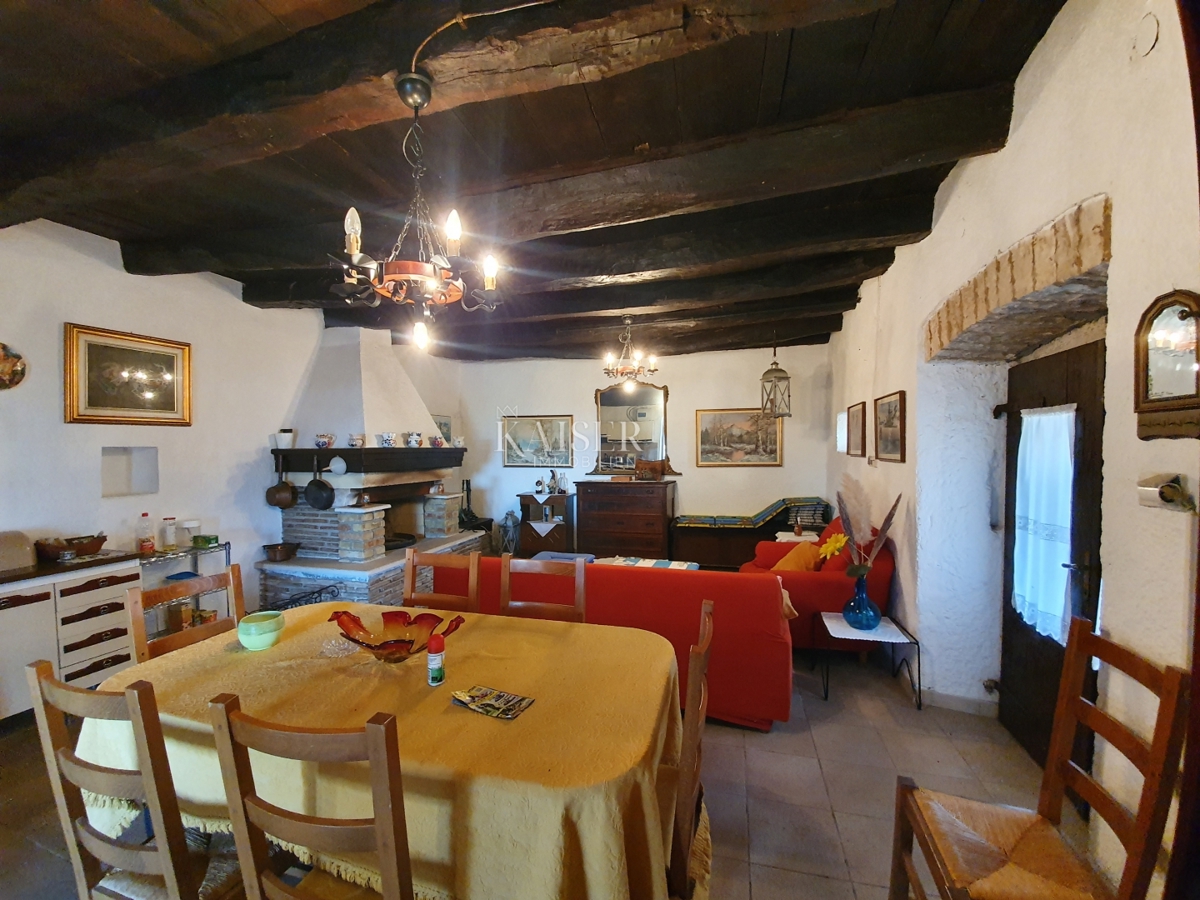 Istria - Parenzo, casa in pietra con esclusiva vista mare