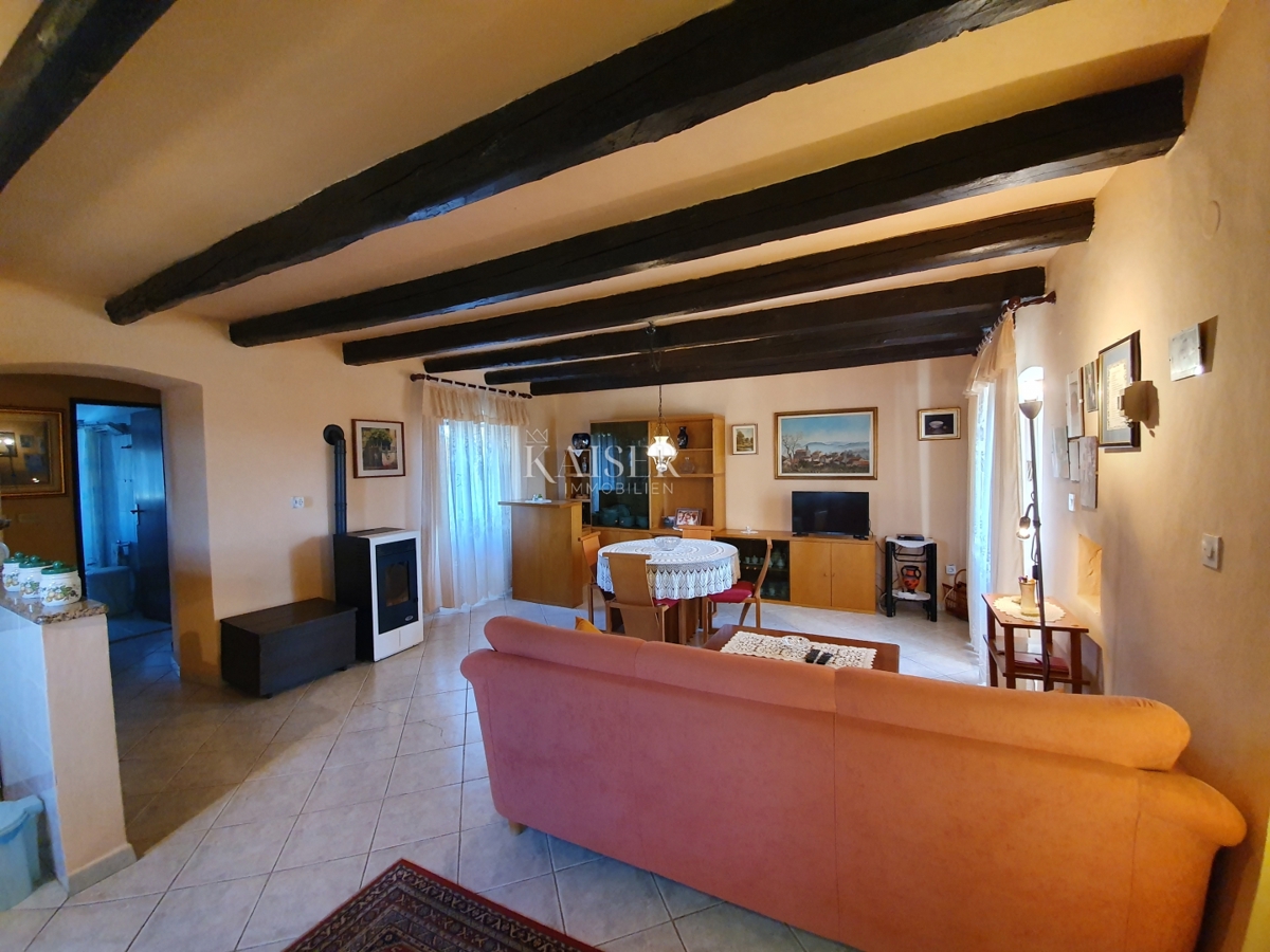 Istria - Parenzo, casa in pietra con esclusiva vista mare